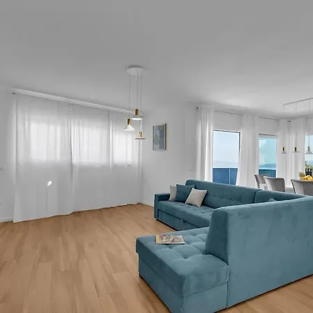 New, Modern Ivano With Pool And Sea View * Makarska