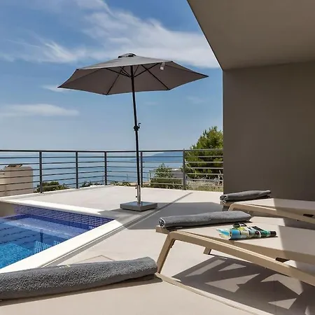 New, Modern Ivano With Pool And Sea View Villa *