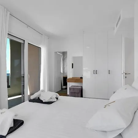 New, Modern Ivano With Pool And Sea View Villa *