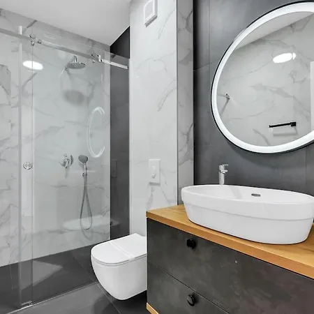 Villa New, Modern Ivano With Pool And Sea View *