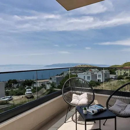New, Modern Ivano With Pool And Sea View Villa *
