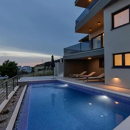 New, Modern Ivano With Pool And Sea View Villa Makarska