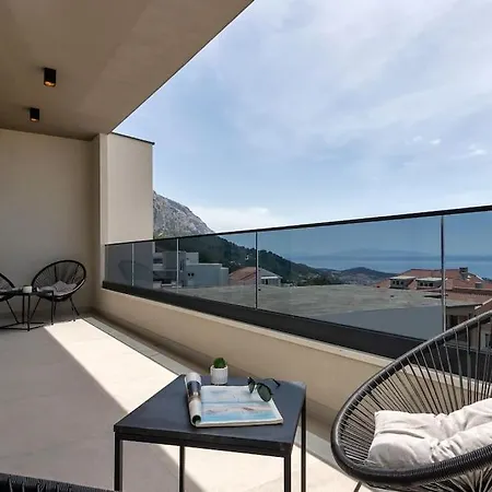 New, Modern Ivano With Pool And Sea View * Makarska