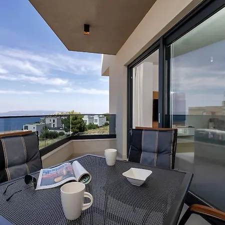 Villa New, Modern Ivano With Pool And Sea View *