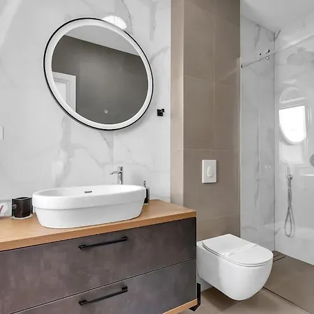 New, Modern Ivano With Pool And Sea View Makarska