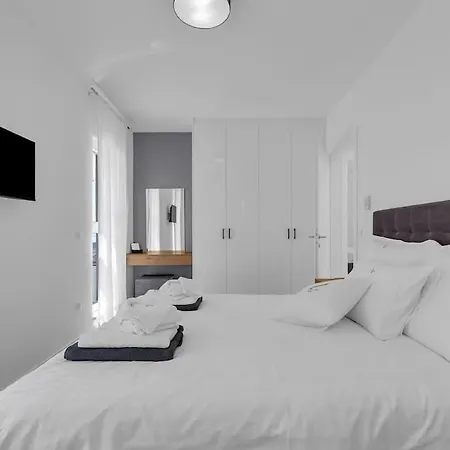 New, Modern Ivano With Pool And Sea View Makarska