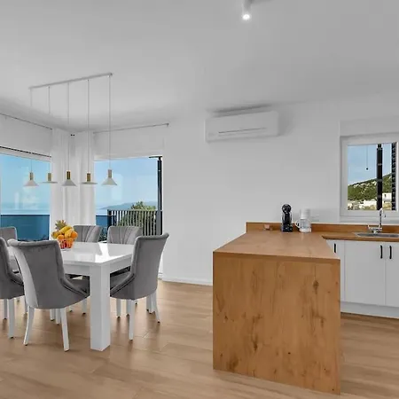 New, Modern Ivano With Pool And Sea View * Makarska