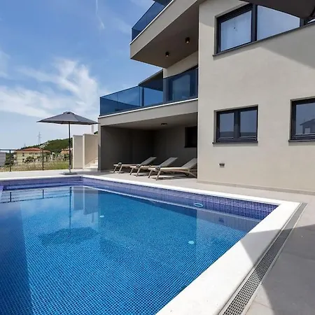 New, Modern Ivano With Pool And Sea View Makarska